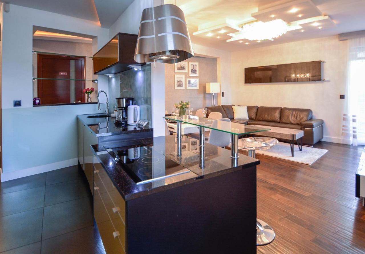 Apartamenty Bryza - Chelmonskiego - Parking - Centrum 슈비노우이스쳬 외부 사진
