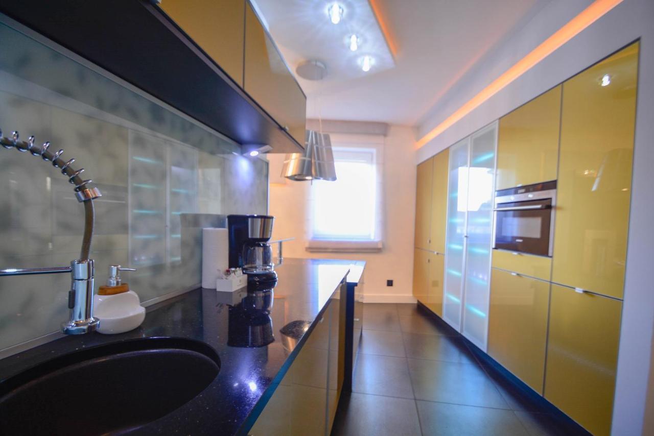 Apartamenty Bryza - Chelmonskiego - Parking - Centrum 슈비노우이스쳬 외부 사진